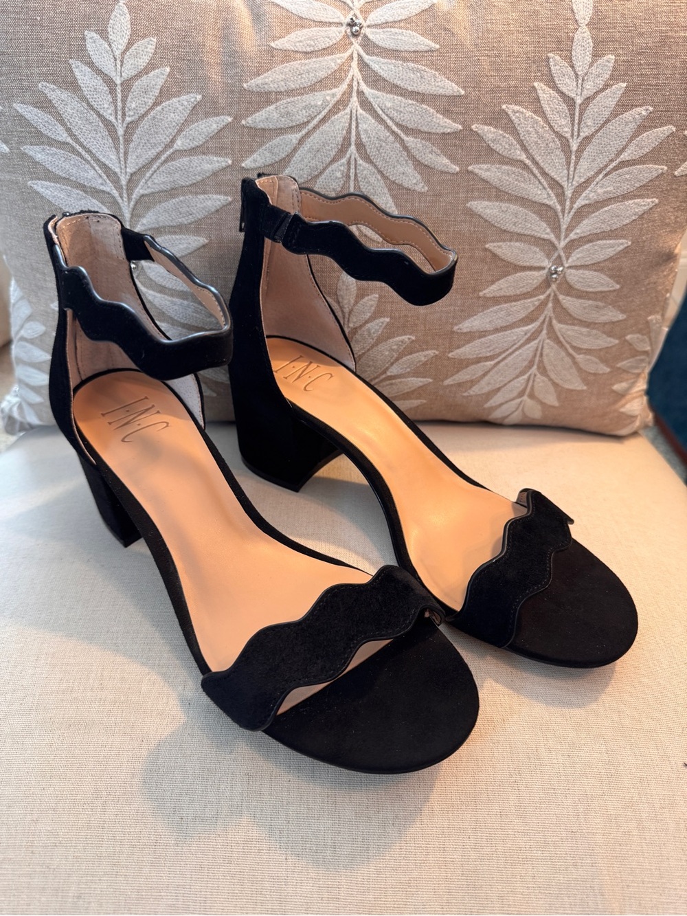 Black Wavy Scalloped Block Heel Sandals